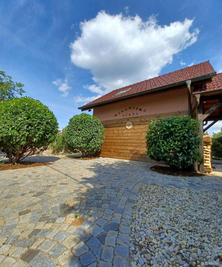 Ubytovani V Soukromi Na Sadove 906 - Valtice Exterior photo